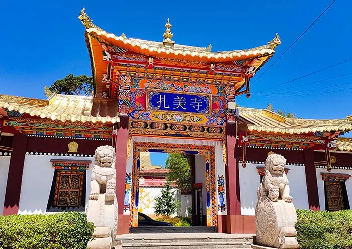 7 Classic Days in Northwest YunnanSunrise at Jade Dragon - Image 2
